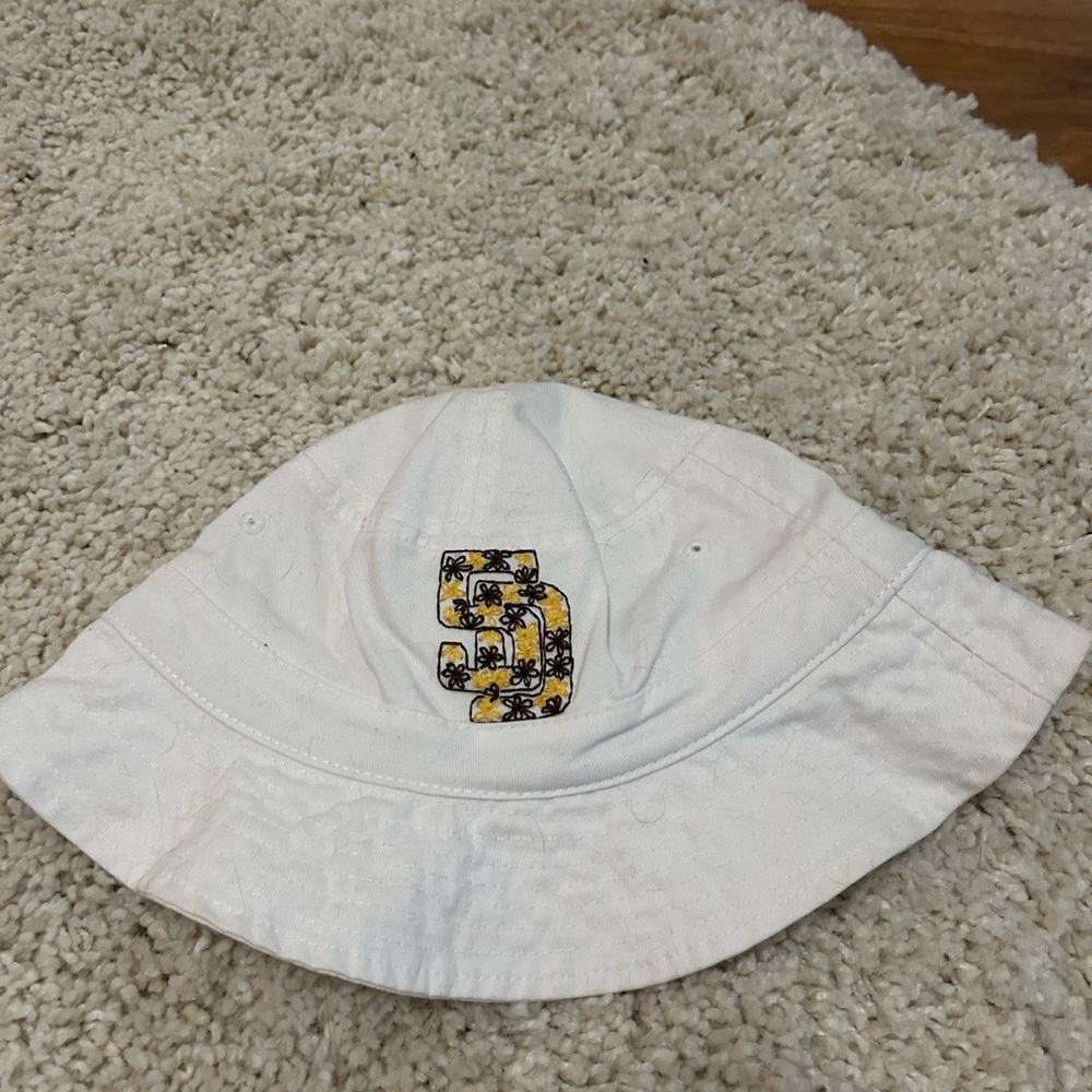 White Bucket Hat with Yellow and Black Embroidery San Diego Padres Baseball